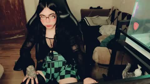 Snapshot of evelyn420521 chatting on July 29, 6:28 pm evelyn420521 online show from July 29, 6:28 pm