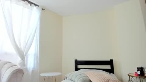 Snapshot of evelyn_coelloo chatting on February 25, 6:42 pm Eve online show from February 25, 6:42 pm