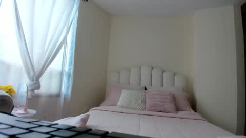 Snapshot of evelyn_coelloo chatting on September 23, 8:12 pm Eve online show from September 23, 8:12 pm