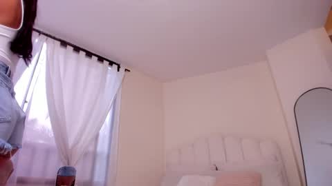 Snapshot of evelyn_coelloo chatting on November 10, 10:31 pm Eve online show from November 10, 10:31 pm