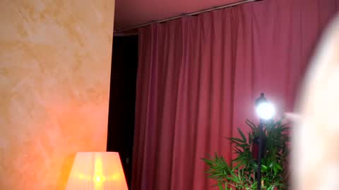 Evelyn online show from January 12, 7:10 pm