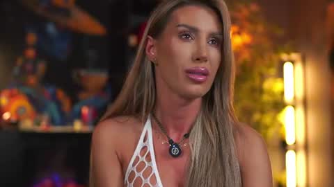 Evelyn online show from July 20, 6:21 pm