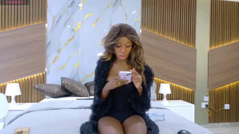 Snapshot of evelyn_jhonson3 chatting on November 20, 1:11 pm E V E L Y N online show from November 20, 1:11 pm