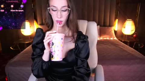 Snapshot of evelyn_rush1 chatting on February 27, 5:47 pm evelyn rush1 online show from February 27, 5:47 pm