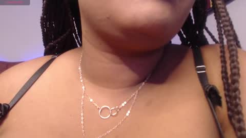 Snapshot of evelyn_sandoval chatting on December 27, 3:09 am Evelyn Sandoval online show from December 27, 3:09 am