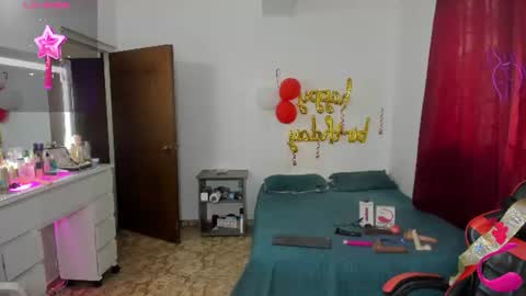 Evelyn online show from August 6, 7:27 pm
