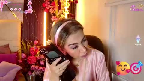 Snapshot of evelynagrey chatting on July 15, 3:06 pm EvelynaGrey online show from July 15, 3:06 pm