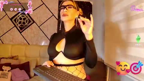 Snapshot of evelynagrey chatting on July 21, 11:34 am EvelynaGrey online show from July 21, 11:34 am
