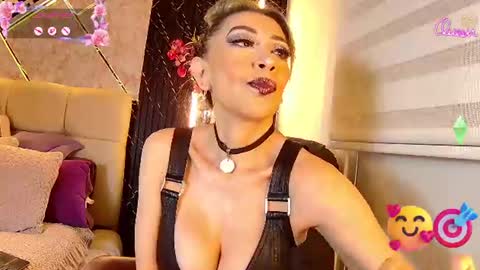 Snapshot of evelynagrey chatting on July 24, 3:32 pm EvelynaGrey online show from July 24, 3:32 pm
