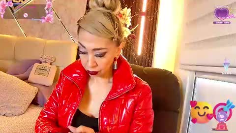 Snapshot of evelynagrey chatting on July 26, 12:12 pm EvelynaGrey online show from July 26, 12:12 pm