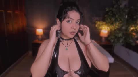  Evelyn  online show from March 3, 10:54 am