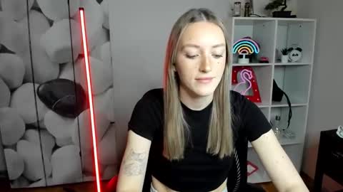 evelynblond online show from January 7, 1:24 pm