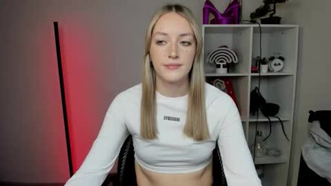 evelynblond online show from March 5, 1:51 pm
