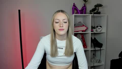 evelynblond online show from March 19, 6:50 am