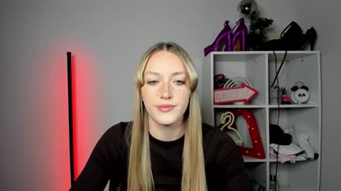 evelynblond online show from May 5, 12:24 pm