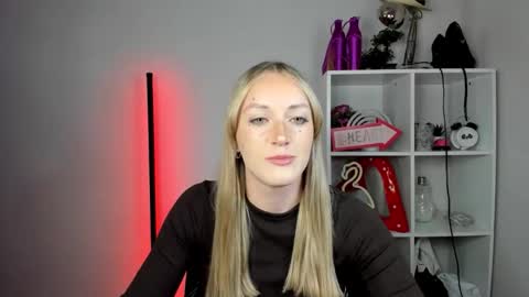 evelynblond online show from May 27, 12:35 pm