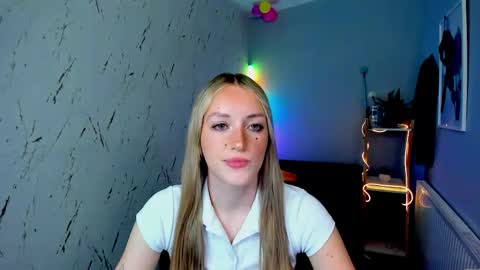 evelynblond online show from June 3, 10:51 am