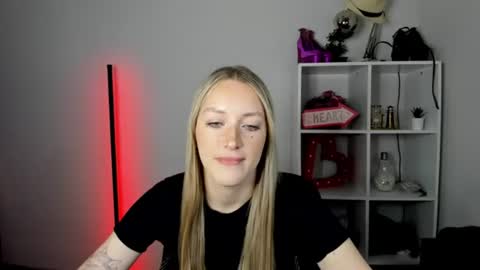 evelynblond online show from July 1, 12:40 pm