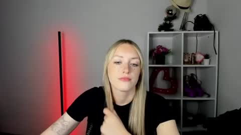 evelynblond online show from July 3, 12:55 pm