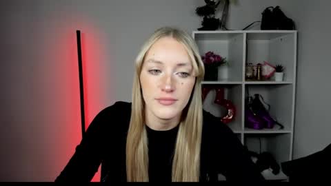 evelynblond online show from July 8, 12:31 pm