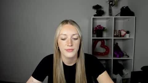 evelynblond online show from July 22, 12:52 pm