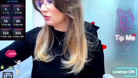 evelyne_rose online show from April 3, 7:17 am