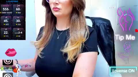 evelyne_rose online show from June 16, 5:10 am