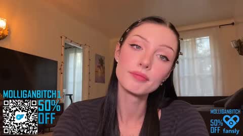 Evelyn online show from December 14, 12:11 am