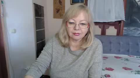 BarbaraBlondy online show from February 9, 7:45 am
