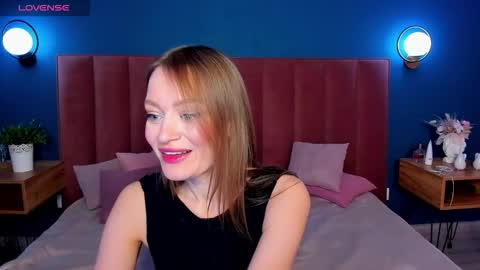 Evelyn online show from December 1, 1:32 am