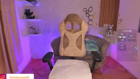 Bigboobs Evelyn Vega online show from January 15, 4:28 am