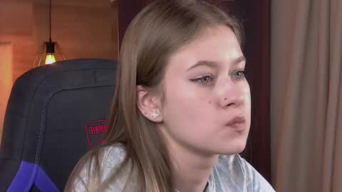 Snapshot of evemundie chatting on February 28, 12:31 pm Eve online show from February 28, 12:31 pm