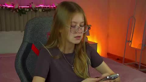 Snapshot of evemundie chatting on September 18, 10:06 am Eve online show from September 18, 10:06 am