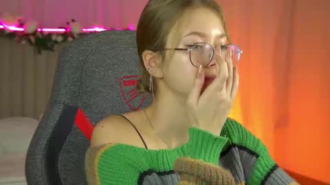 Snapshot of evemundie chatting on September 27, 6:29 am Eve online show from September 27, 6:29 am