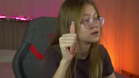 Snapshot of evemundie chatting on October 1, 12:44 pm Eve online show from October 1, 12:44 pm