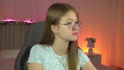 Snapshot of evemundie chatting on October 3, 6:32 am Eve online show from October 3, 6:32 am