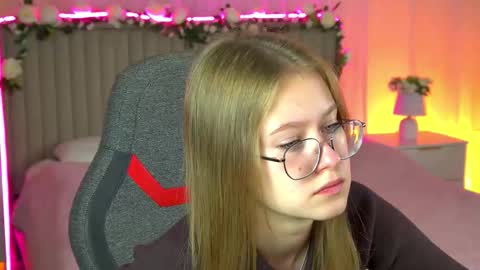 Snapshot of evemundie chatting on October 16, 10:38 am Eve online show from October 16, 10:38 am