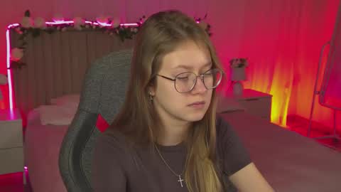 Snapshot of evemundie chatting on November 12, 12:27 pm Eve online show from November 12, 12:27 pm