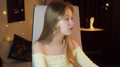 Snapshot of evemundie chatting on June 8, 9:42 am Eve online show from June 8, 9:42 am