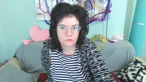 Snapshot of everly_rays chatting on December 14, 1:39 am Everly online show from December 14, 1:39 am