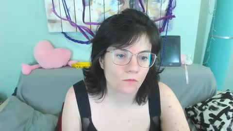 Snapshot of everly_rays chatting on December 17, 4:53 pm Everly online show from December 17, 4:53 pm