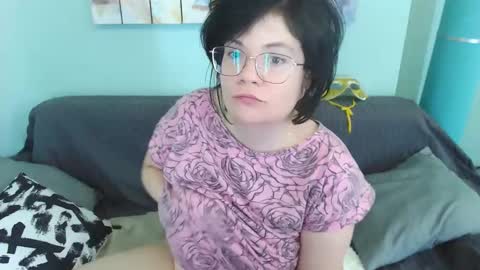 Snapshot of everly_rays chatting on February 12, 2:10 pm Everly online show from February 12, 2:10 pm