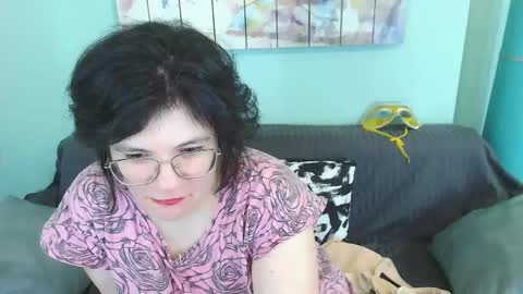 Snapshot of everly_rays chatting on February 13, 5:22 pm Everly online show from February 13, 5:22 pm