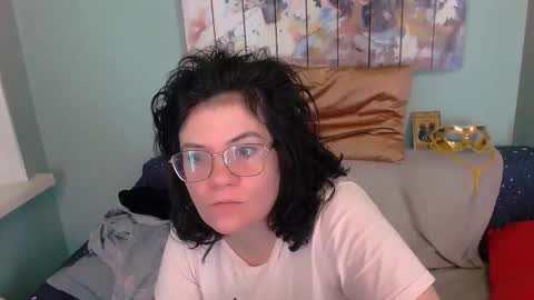 Snapshot of everly_rays chatting on October 27, 11:47 am Everly online show from October 27, 11:47 am