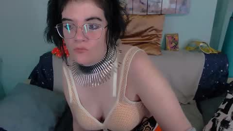 Snapshot of everly_rays chatting on November 6, 8:54 pm Everly online show from November 6, 8:54 pm