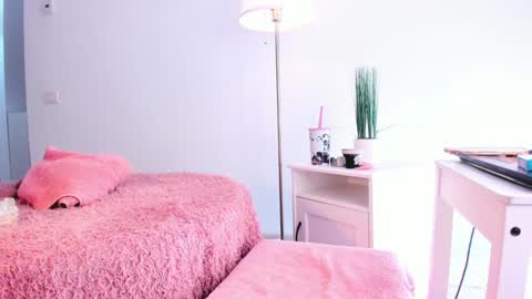 Snapshot of eves_bodyxxx chatting on December 15, 9:56 am Sensation Body online show from December 15, 9:56 am