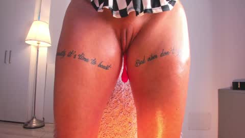 Snapshot of eves_bodyxxx chatting on February 4, 10:00 am Sensation Body online show from February 4, 10:00 am