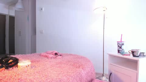 Snapshot of eves_bodyxxx chatting on March 10, 9:53 am Sensation Body online show from March 10, 9:53 am