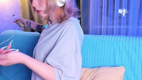 Snapshot of eves_eyes chatting on November 8, 12:44 am Forget me not eve on CB online show from November 8, 12:44 am