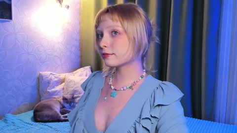 Snapshot of eves_eyes chatting on November 15, 9:28 am Forget me not eve on CB online show from November 15, 9:28 am